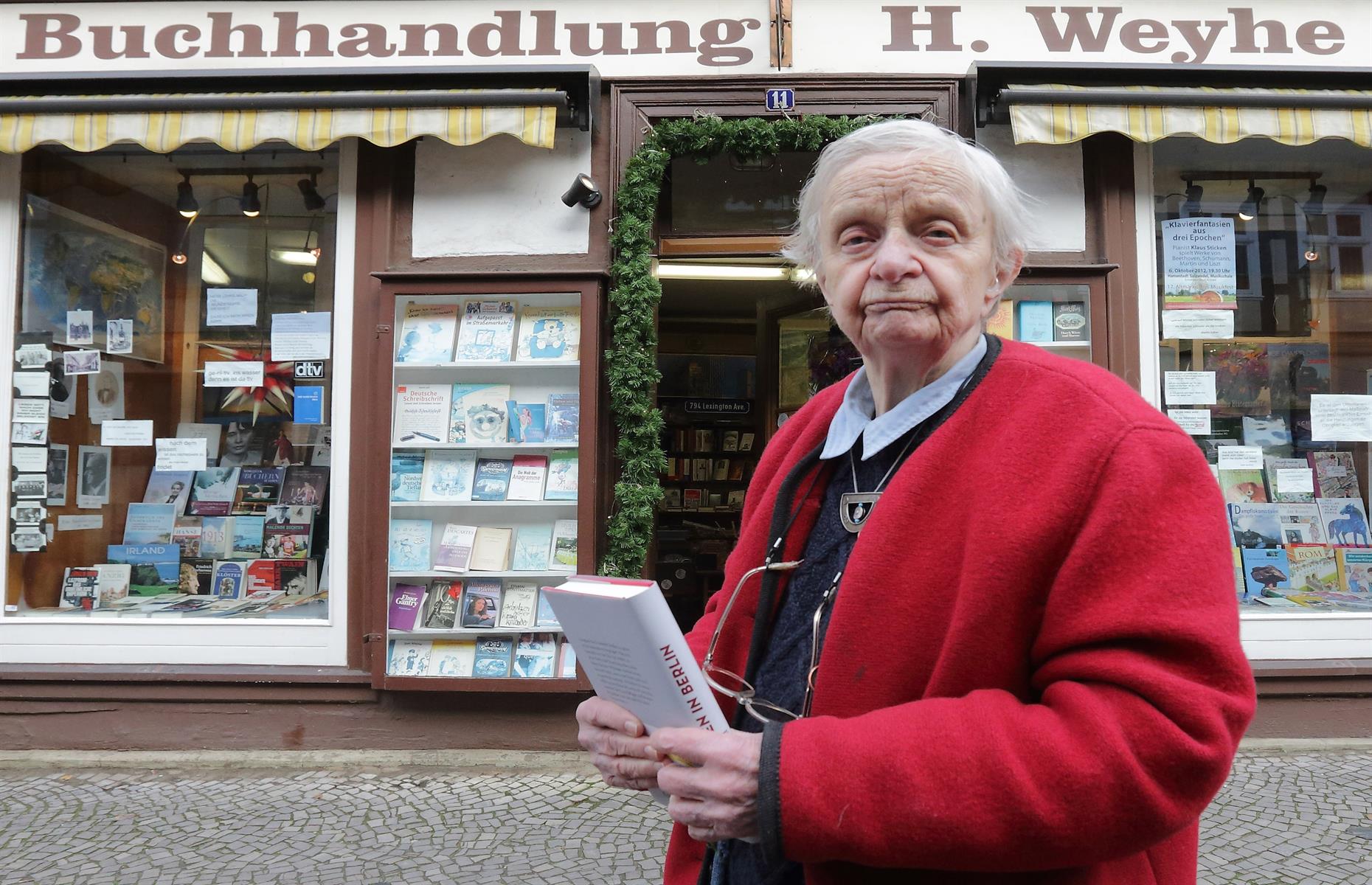Helga Weyhe, 97